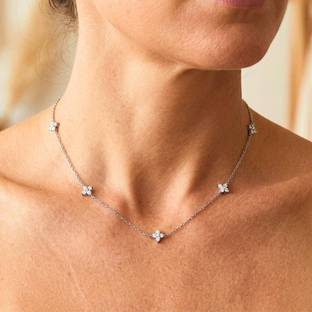 Collier en Zirconia Incrusté de Fleurs Magnifiques