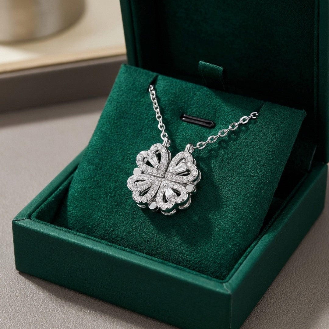 Collier Trèfle Doré avec Pendentif Cœur en Pierre de Zircon