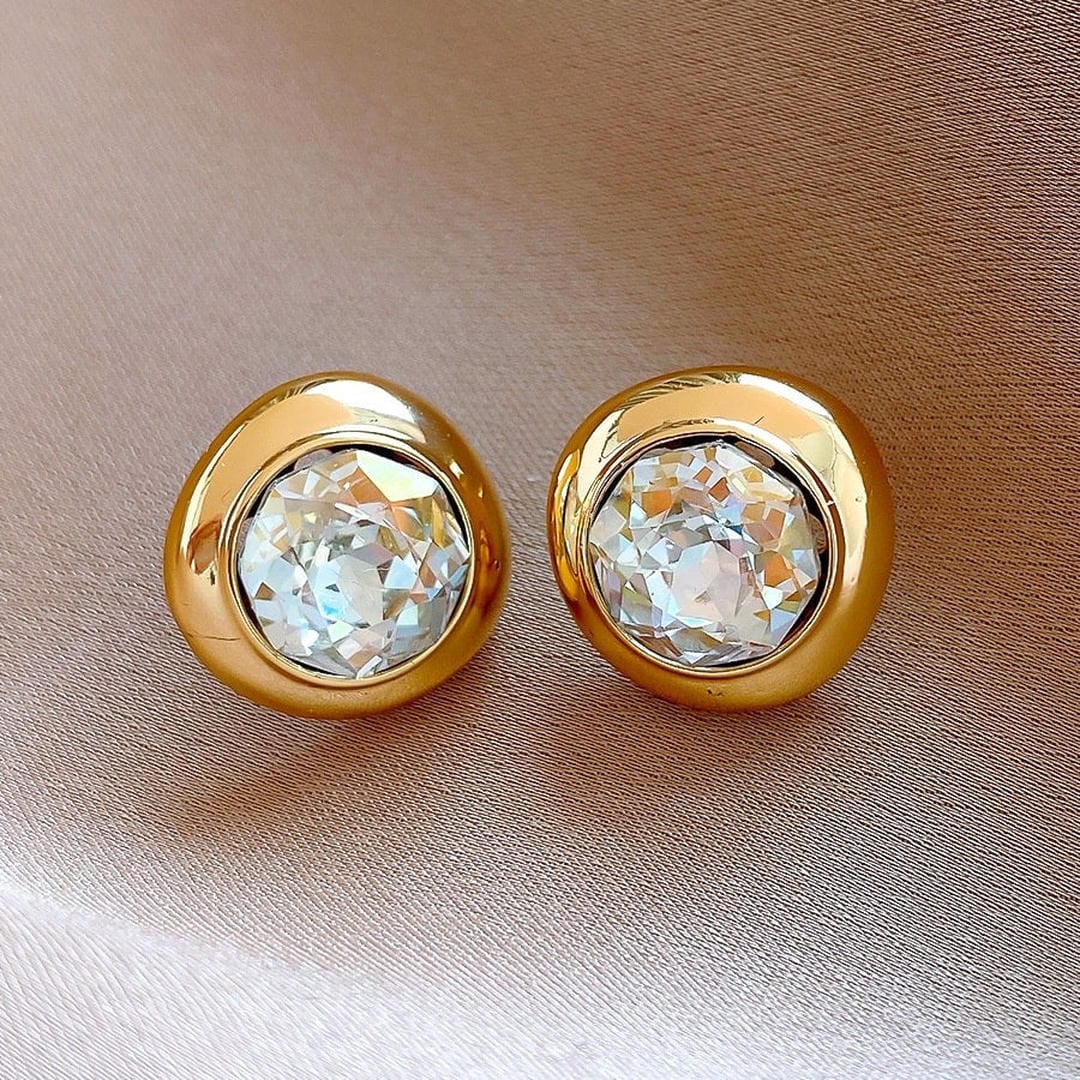 Boucles d'oreilles rondes en zirconia doré intemporel