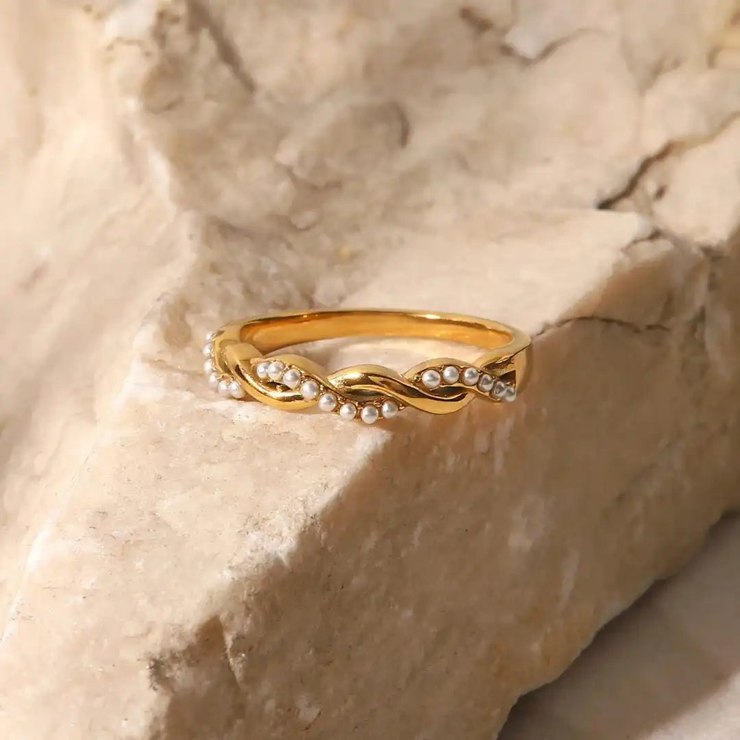 Bague Empilable en Perles Tordues en Or Dainty
