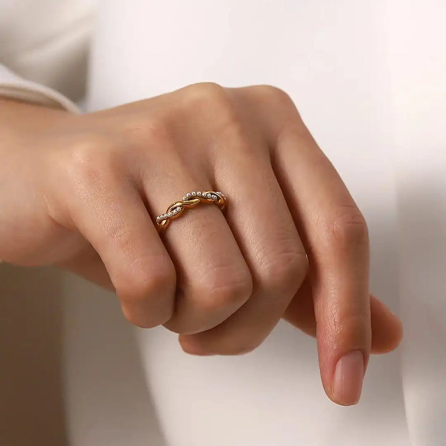 Bague Empilable en Perles Tordues en Or Dainty