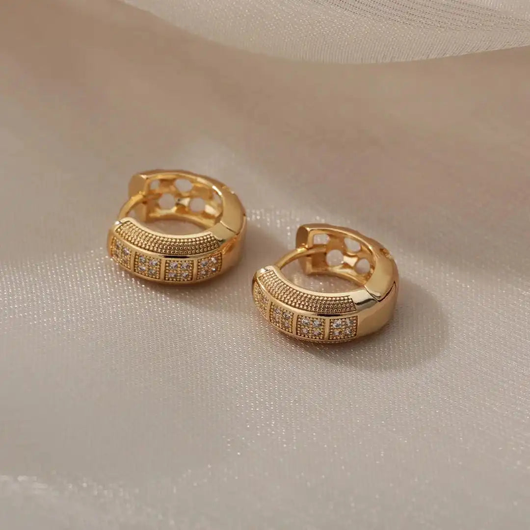 Boucles d'oreilles créoles en zircon cubique intemporel