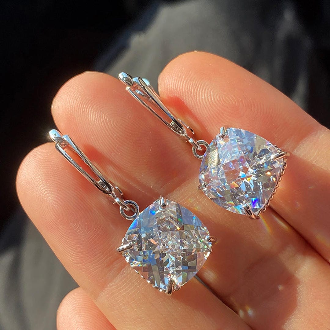 Boucles d'oreilles pendantes en zirconium or blanc