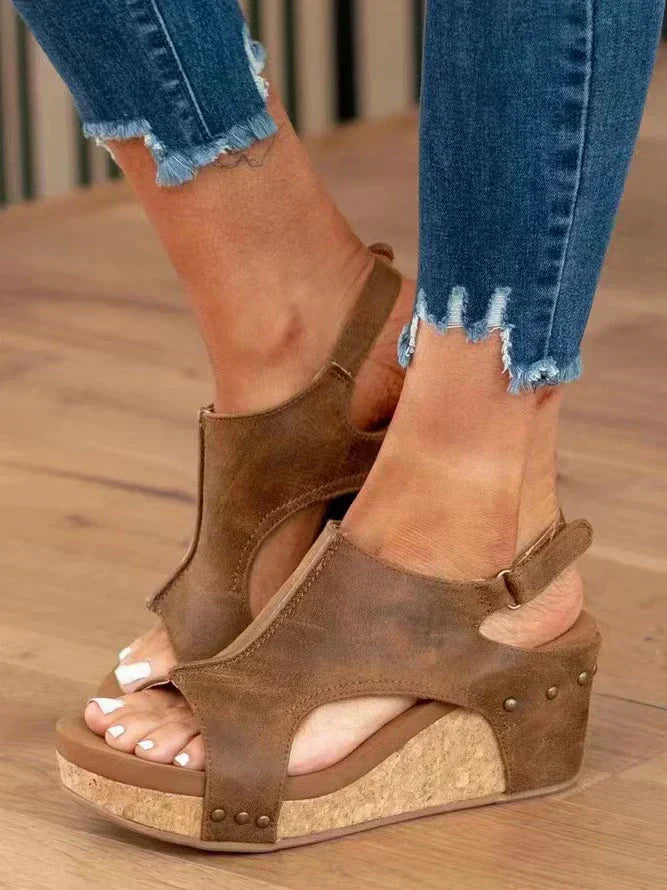 BRIELLAE | Sandalette à talon compensé