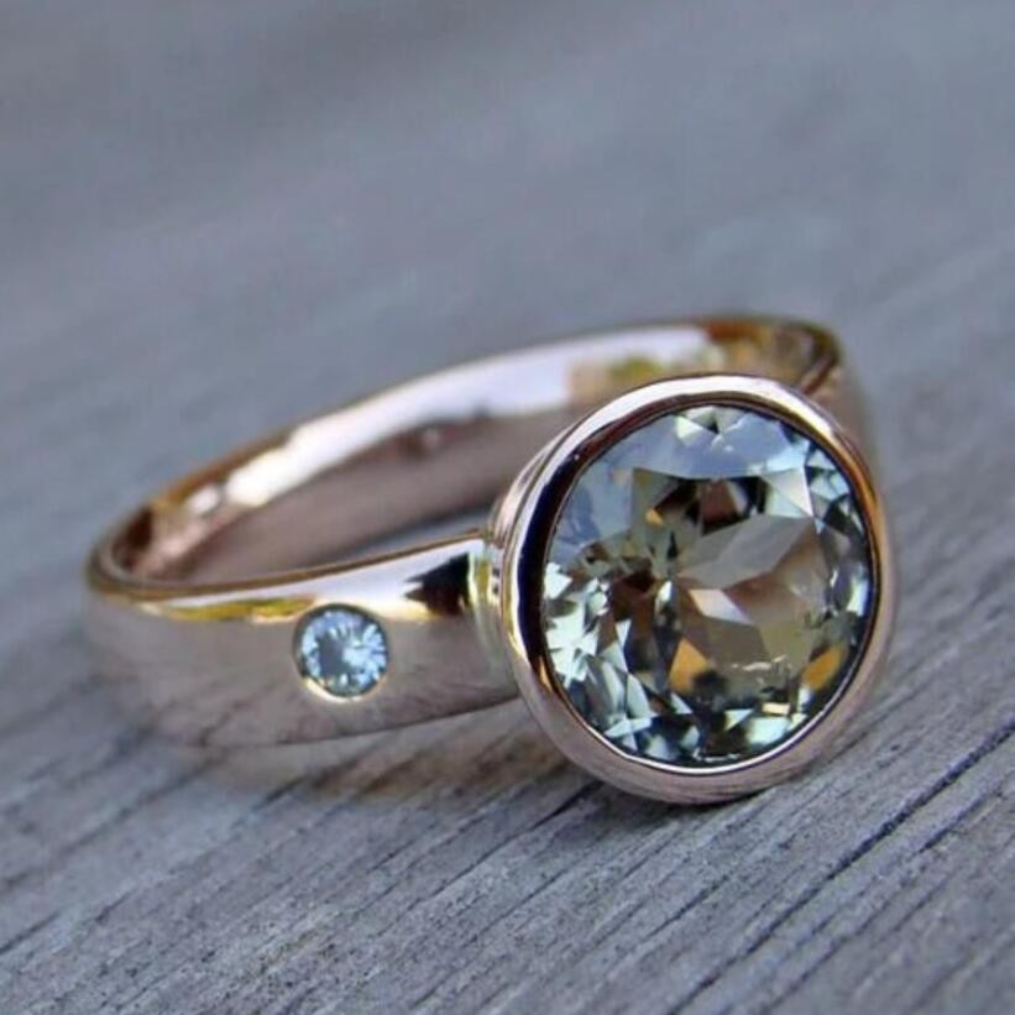 Bague Vintage Forgée avec Zirconia Fine