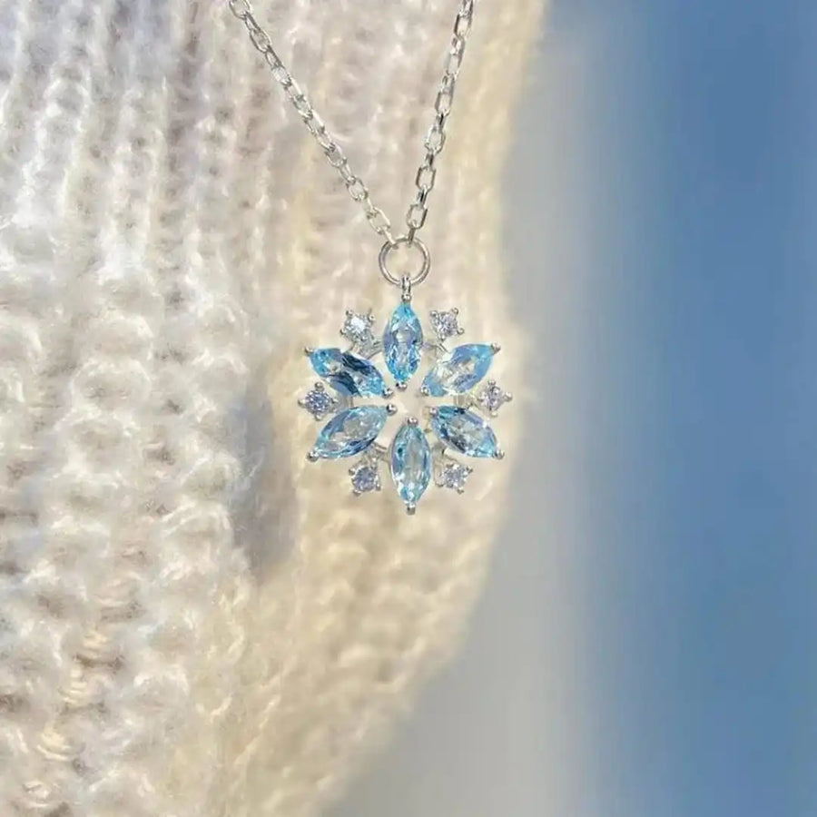 Pendentif en Fleur de Flocon de Neige Bleu en Or Blanc
