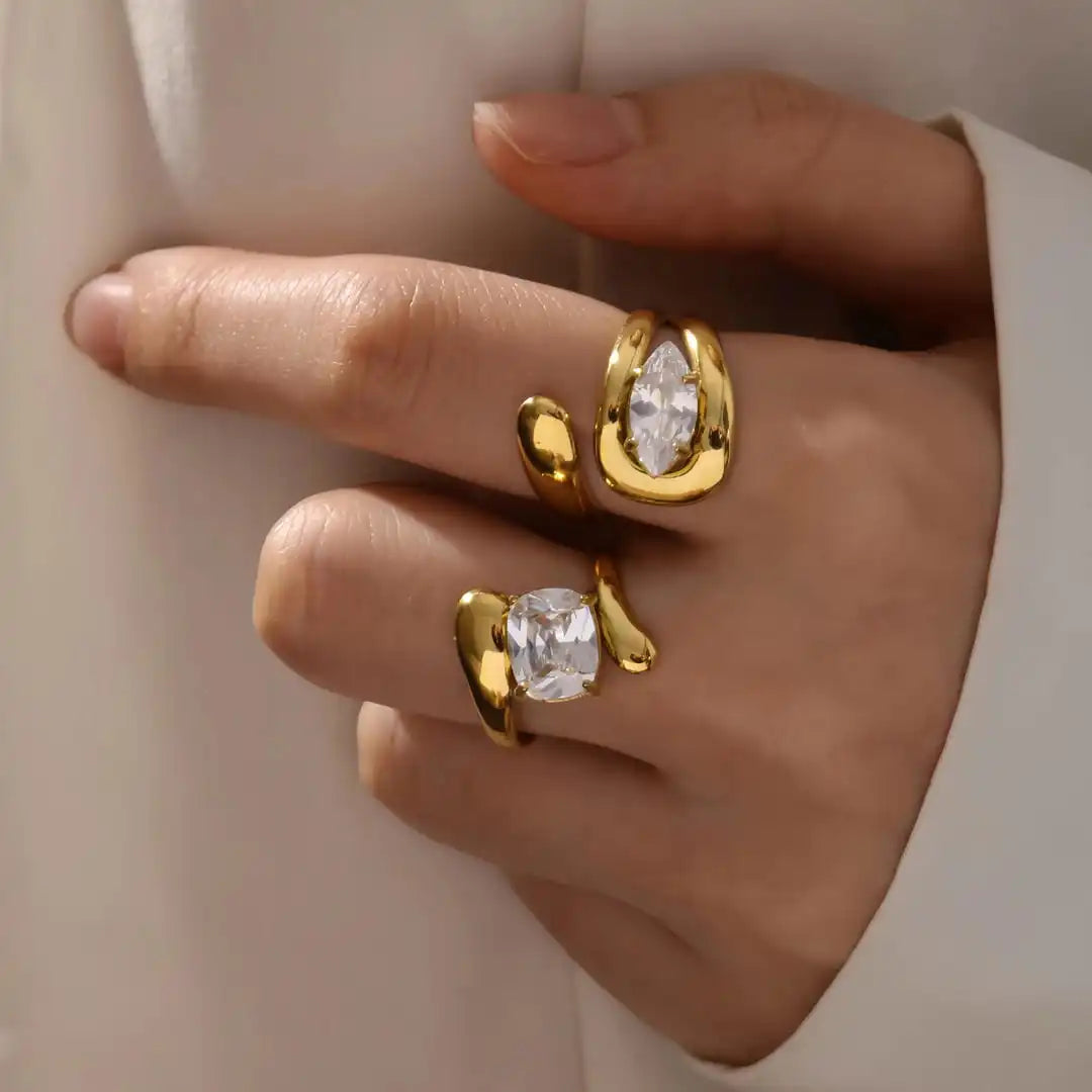 Bague en Zirconium en Forme de Goutte d'Eau en Or Éternel