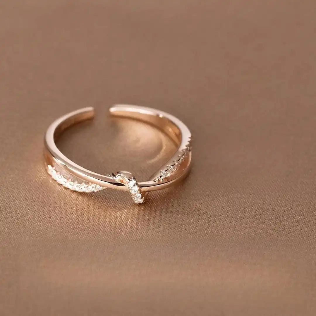 Bague Classique en Nœud Croisé