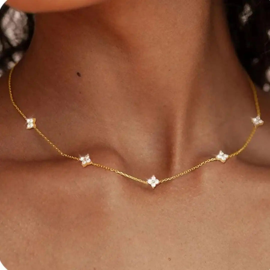 Collier en Zirconia Incrusté de Fleurs Magnifiques