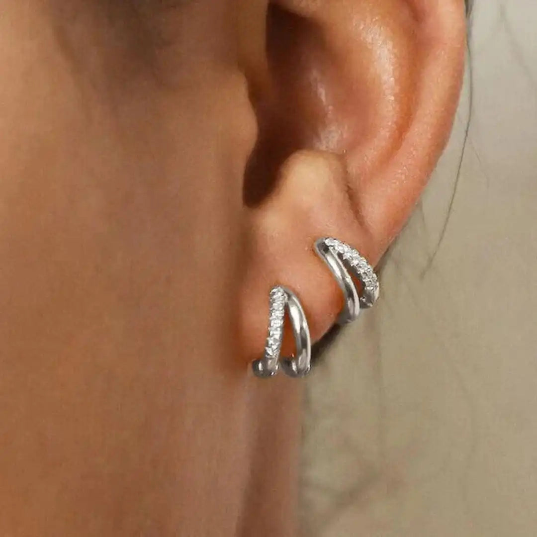 Boucles d'oreilles créoles en zircon doré intemporel