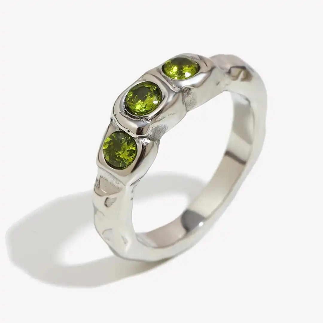 Bague Vintage en Or avec Incrustations de Gemmes