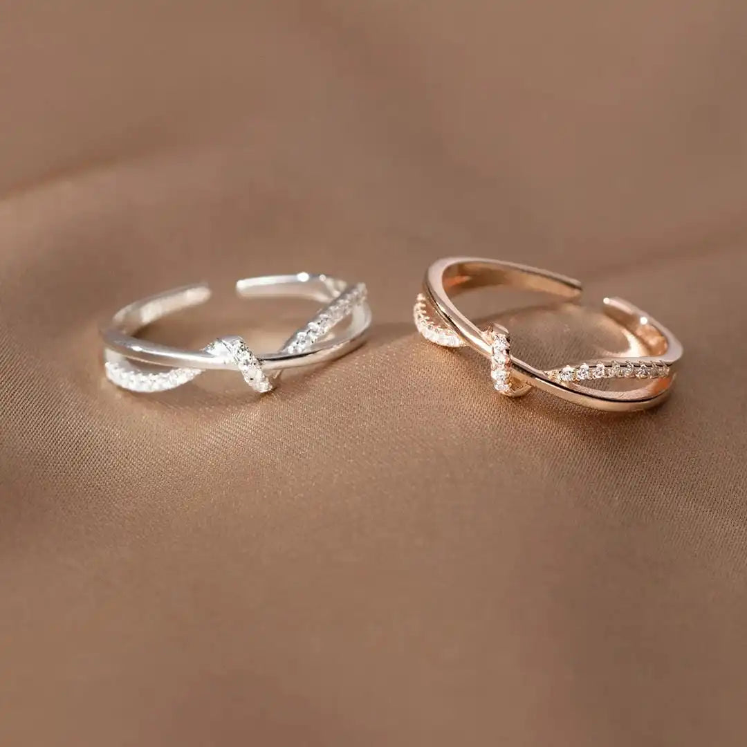 Bague Classique en Nœud Croisé