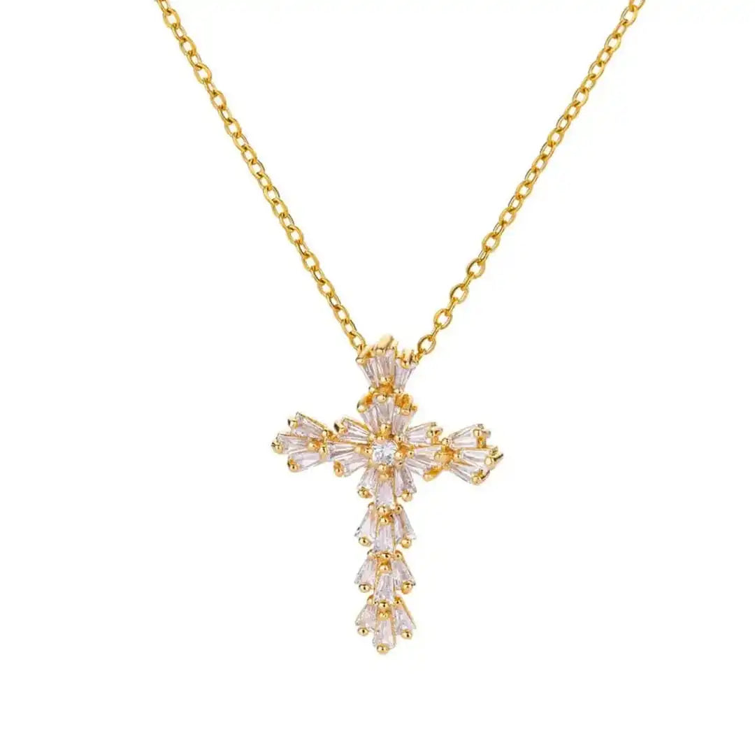 Collier en Croix en Zirconium Argenté Intemporel