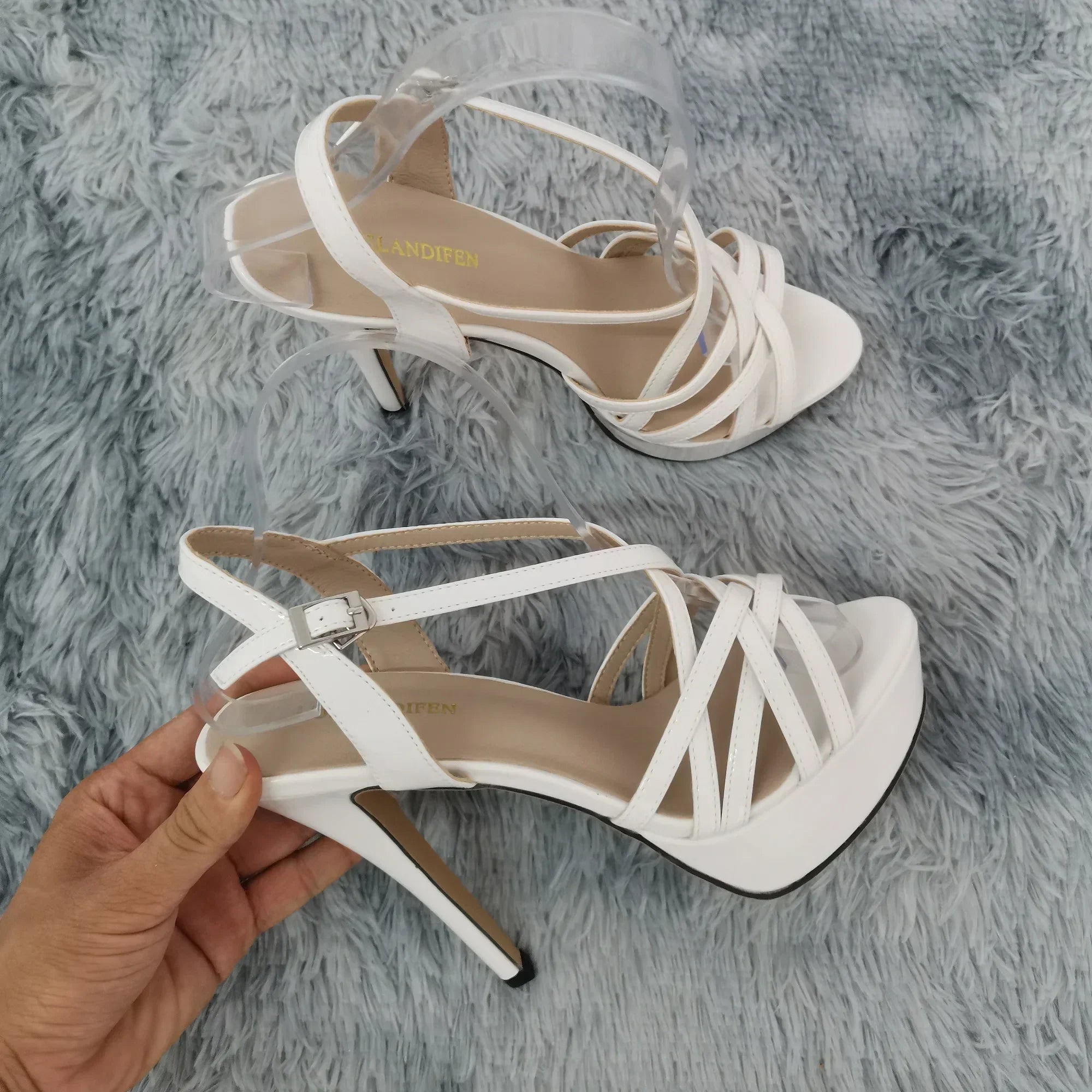 SAINT™ | Talons Élégants