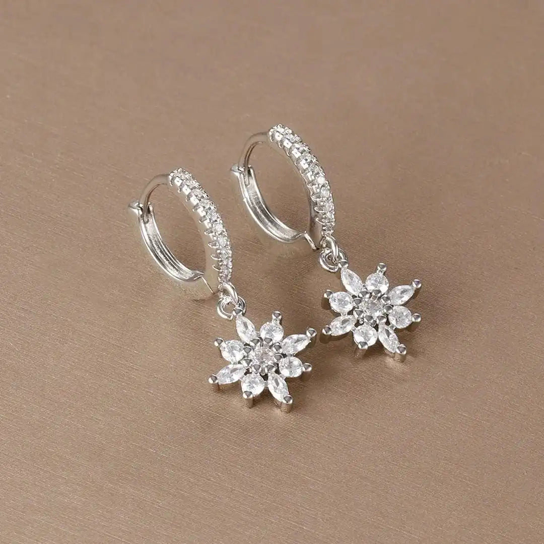 Boucles d'oreilles pendantes en cristal classique en forme de flocon de neige