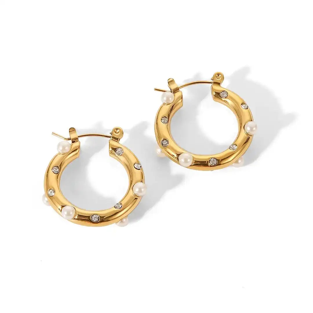 Boucles d'oreilles créoles en zircon doré scintillant