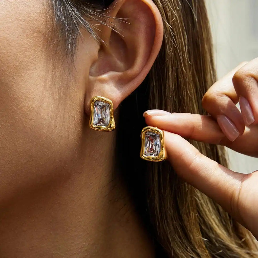 Boucles d'oreilles carrées en zircon doré intemporel