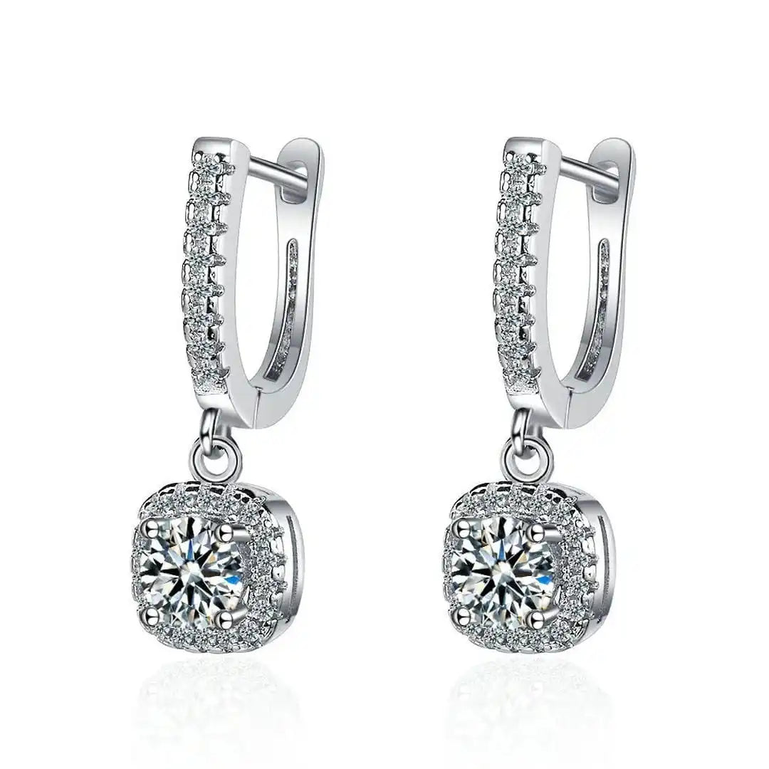 Boucles d'oreilles en or blanc classique avec pierre