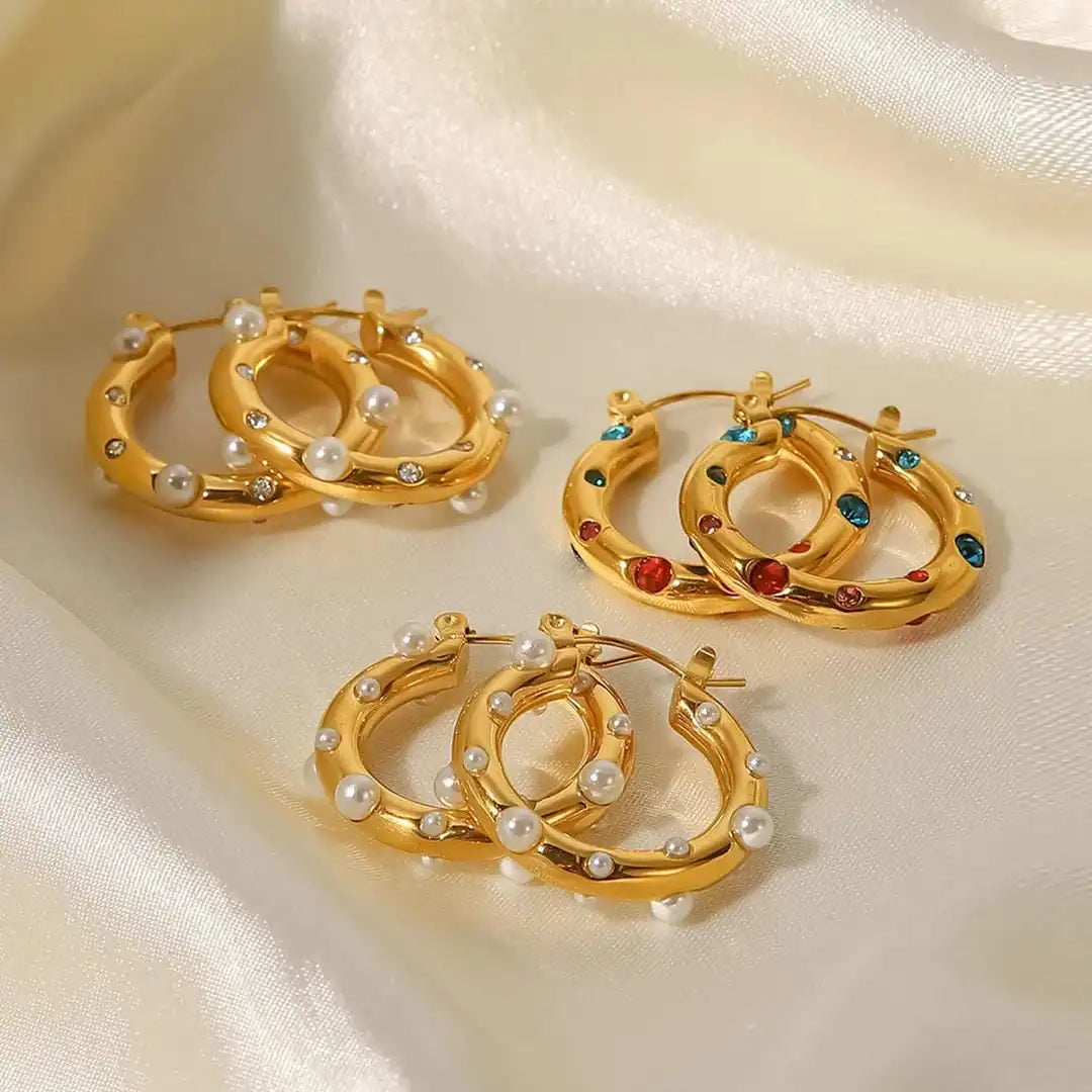 Boucles d'oreilles créoles en zircon doré scintillant