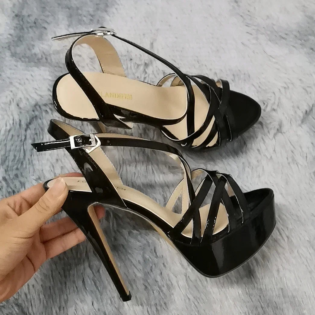 SAINT™ | Talons Élégants