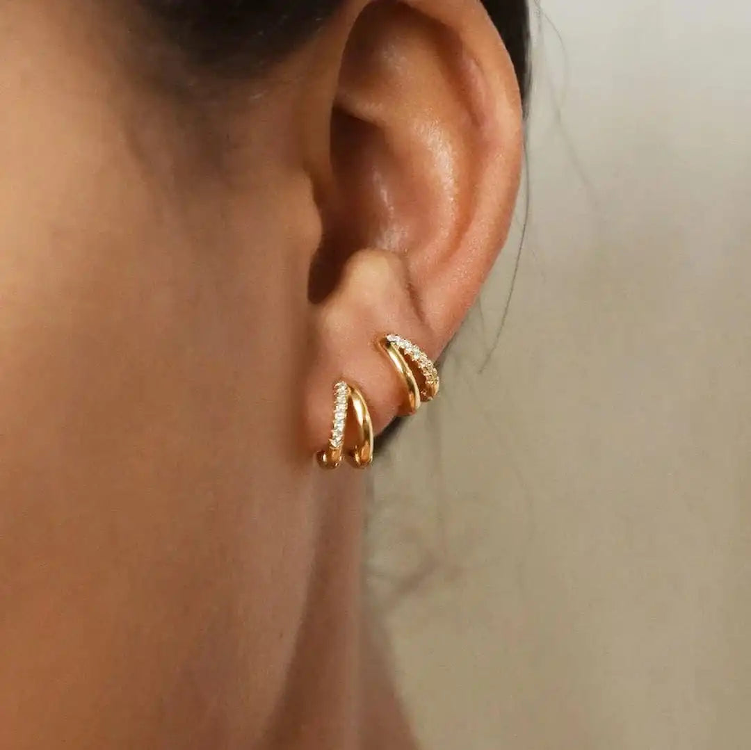Boucles d'oreilles créoles en zircon doré intemporel