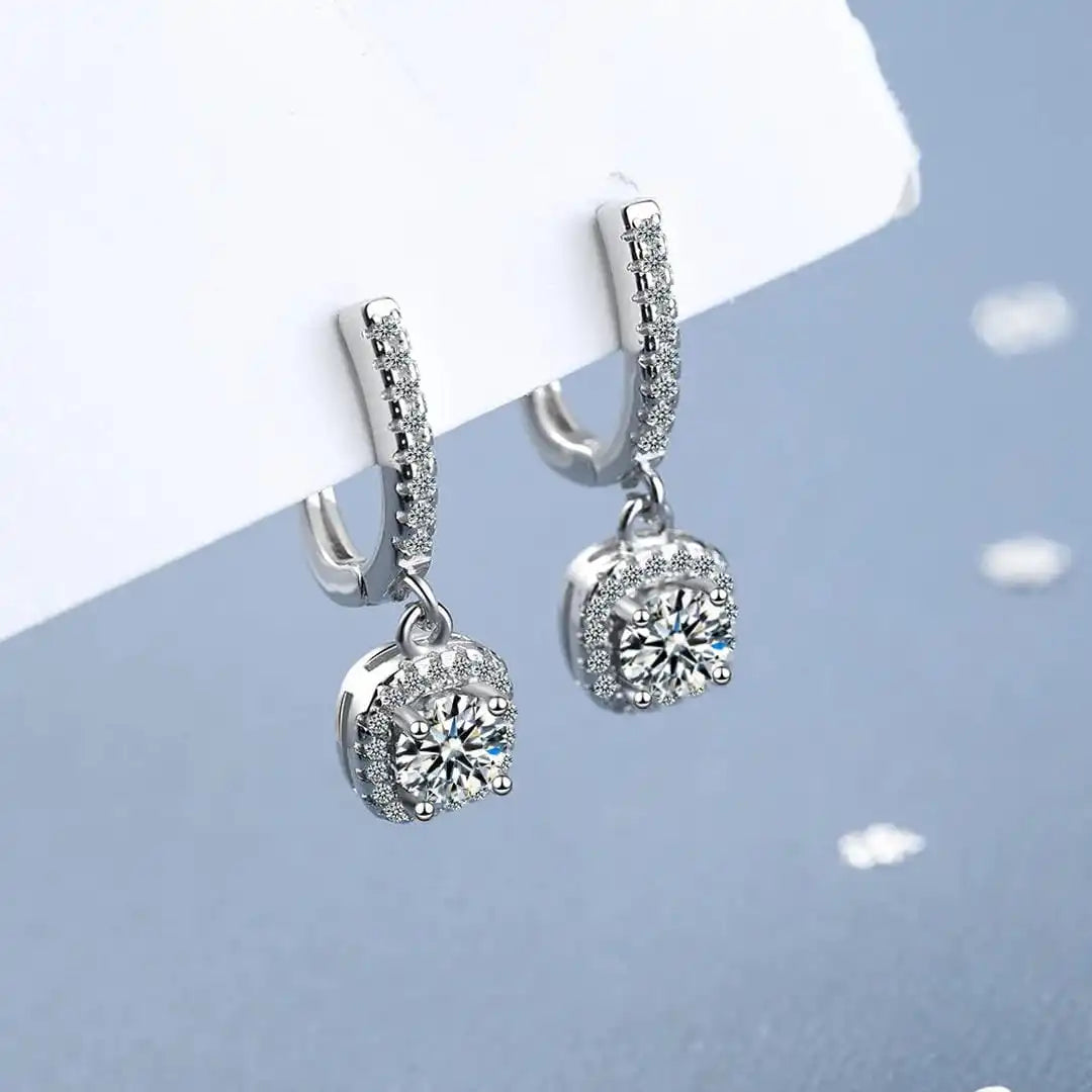 Boucles d'oreilles en or blanc classique avec pierre