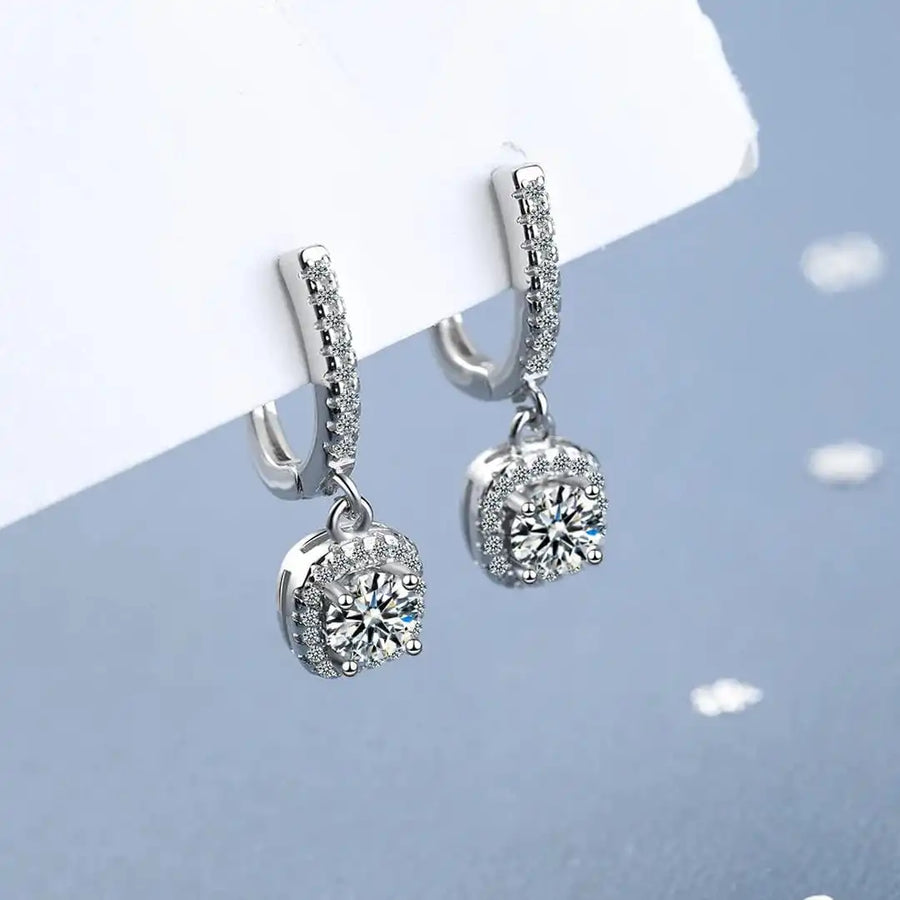 Boucles d'oreilles en or blanc classique avec pierre