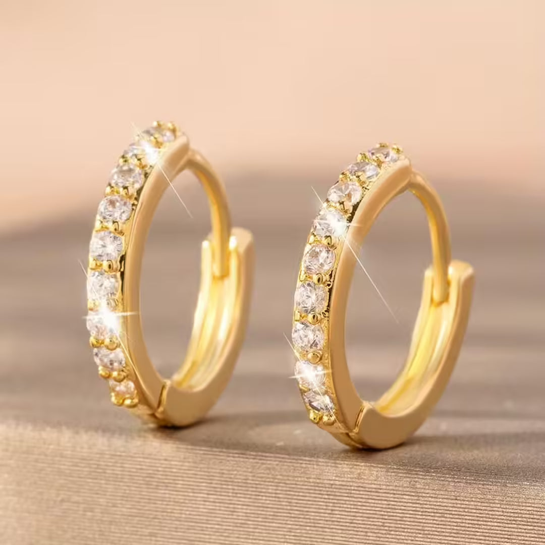 Boucles d'oreilles mini créoles dorées intemporelles