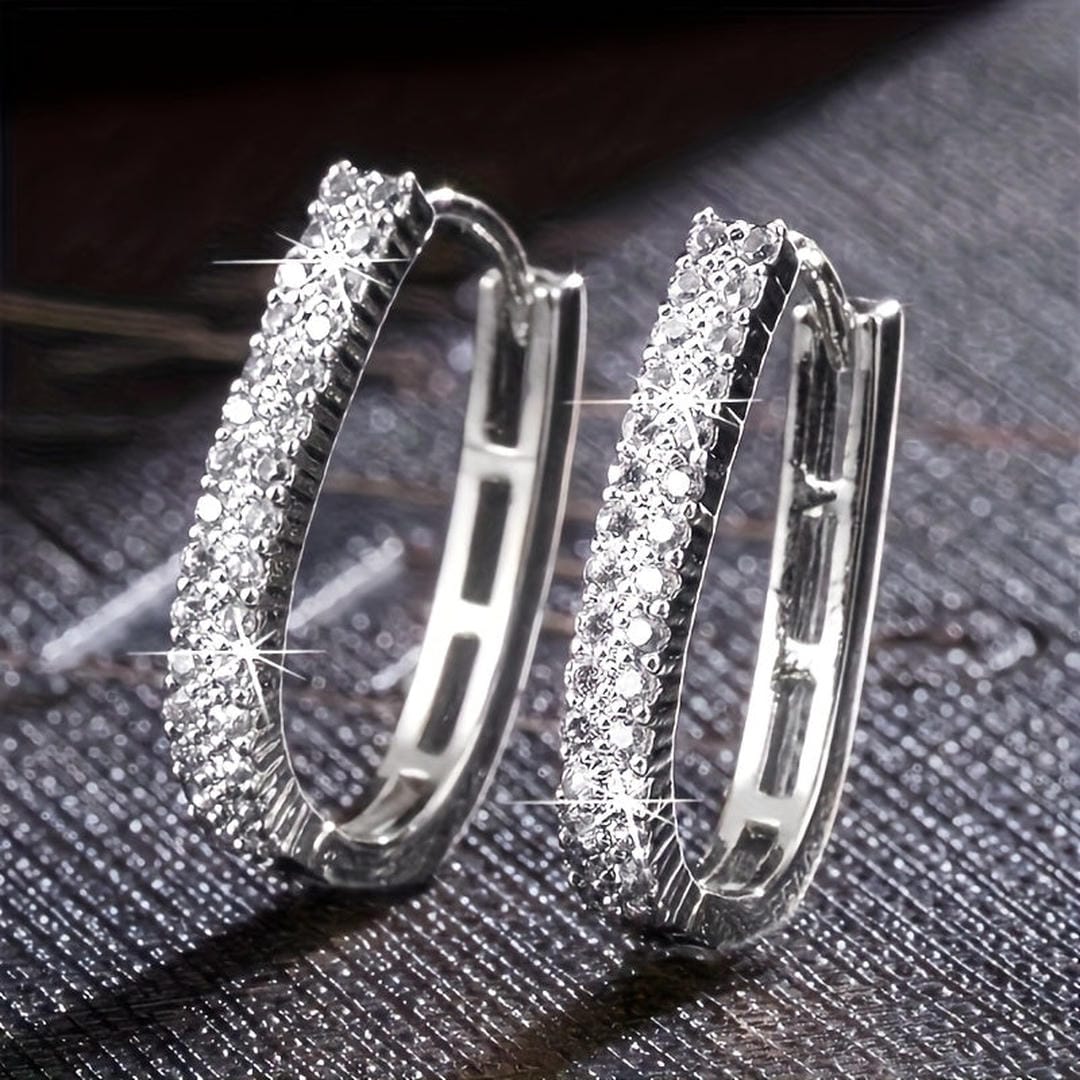 Boucles d'oreilles circulaires en zirconium élégantes
