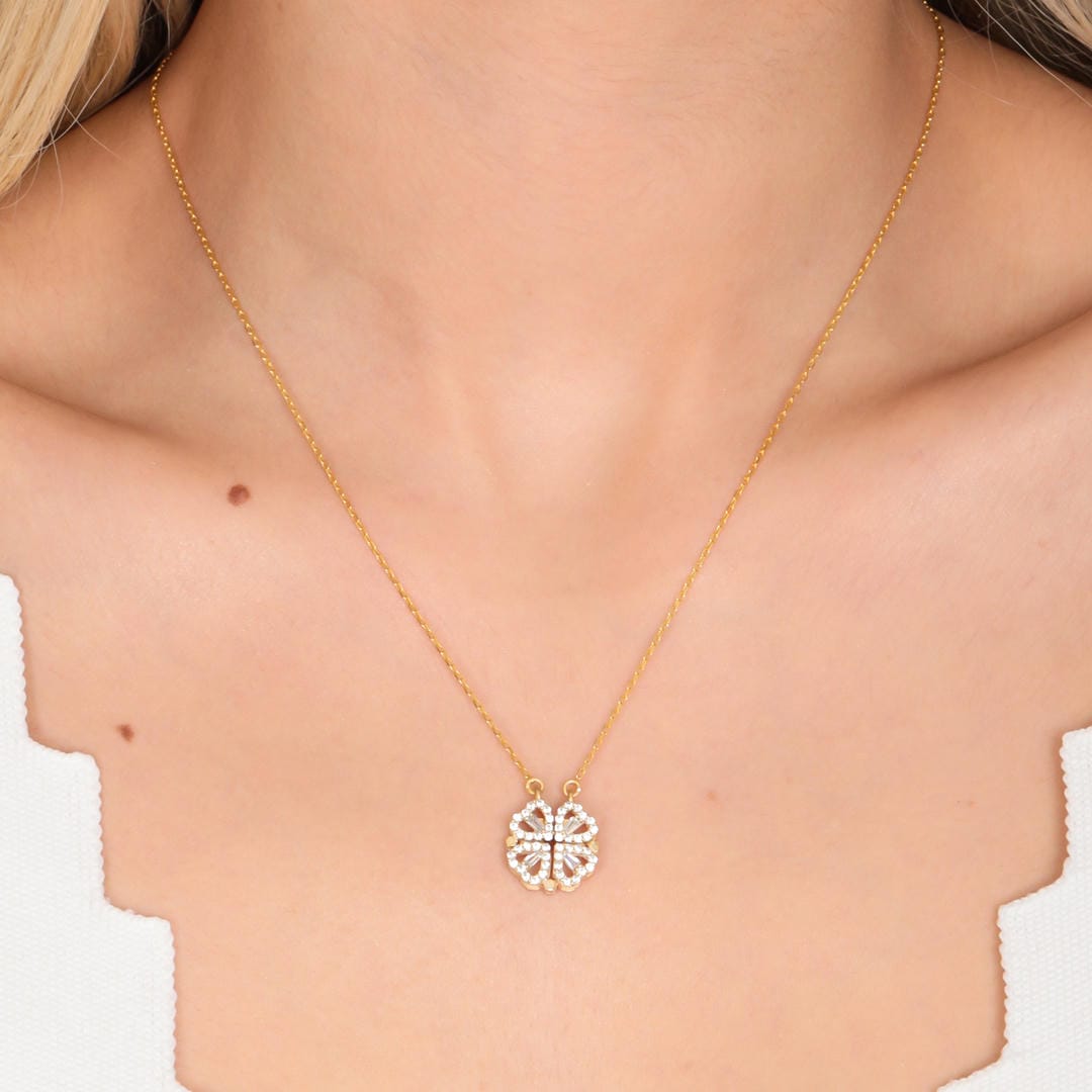 Collier Trèfle Doré avec Pendentif Cœur en Pierre de Zircon